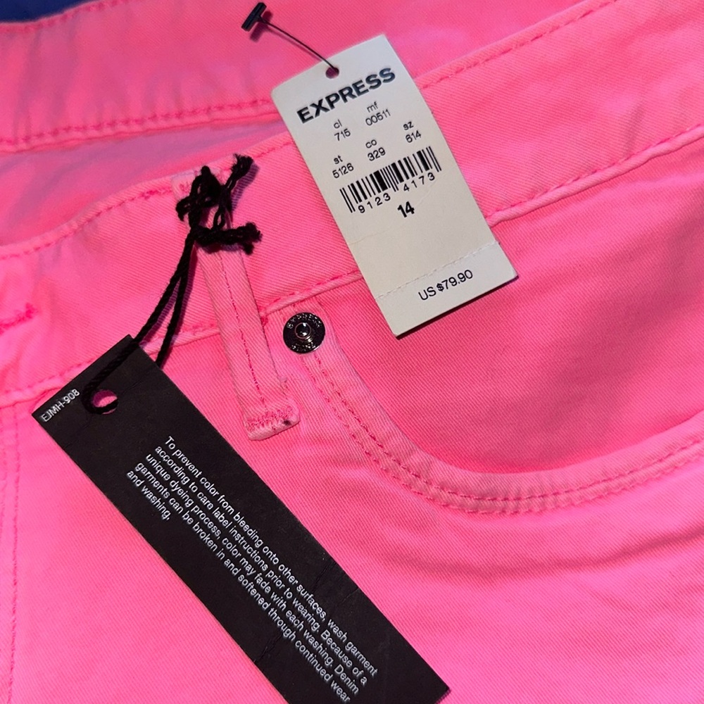 Famous express Jegging Jean! Pink and pretty! Very stretchy!